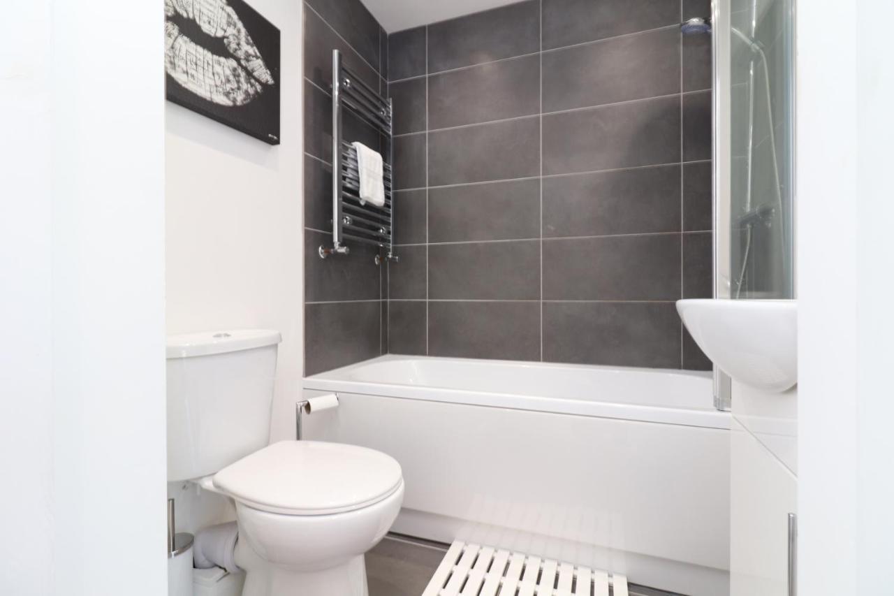Hope House Apartments Честер Экстерьер фото